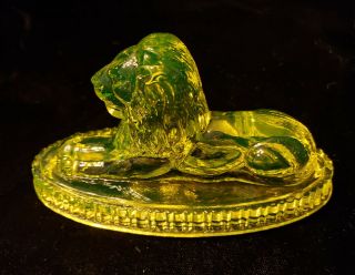 Canary Uranium Topaz Vaseline Glass Lion Paperweight Statue Figurine