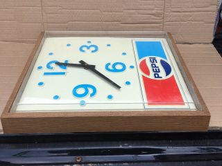 Vintage 1980 ' s Pepsi Cola Store Advertising Wall Clock - Battery Operated - - 2