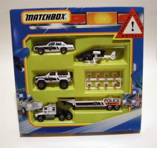 Matchbox Superfast Gift Set - Em 70 Emergency Police Notfall Vehicles - 1992