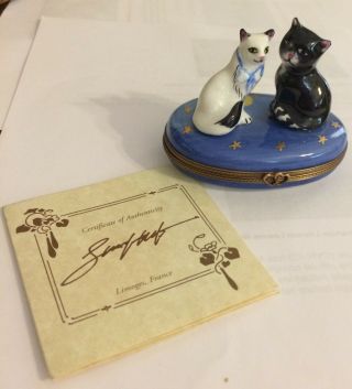 Limoges Hinged Trinket Box,  - Black Cat & White Cat On Starry Box - Hearts Inside