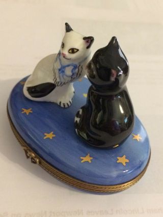 Limoges Hinged Trinket Box,  - Black Cat & White Cat on Starry Box - Hearts Inside 2