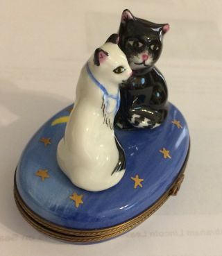 Limoges Hinged Trinket Box,  - Black Cat & White Cat on Starry Box - Hearts Inside 6