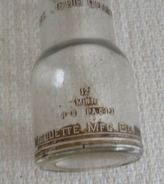 Vintage Embossed Marquette Mfg Motor Oil Vintage Glass Quart Bottle w Spout 3