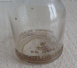 Vintage Embossed Marquette Mfg Motor Oil Vintage Glass Quart Bottle w Spout 5