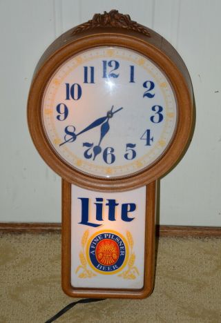 Vintage Electric Miller Lite Clock Lighted Beer Sign