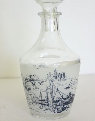 Vintage French Glass Decanter with stopper and Scene of Paris 3