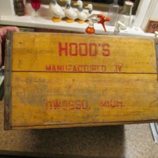 Owosso,  Mich.  HOODS Owosso Bottling Wooden Crate & 2 Bottles MICHIGAN MI 7