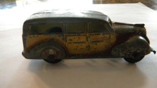 Vintage 1940s Tootsietoy No.  1046 Paneled Station Wagon,  4 Inches Long
