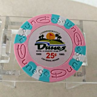 1993 Dunes Hotel Country Club Commemorative Pink Poker Chip.  25 Quarter Cents 9g