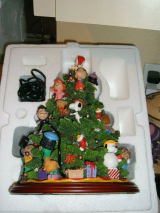 Danbury Lighted The Peanuts Christmas Tree Ornament Display
