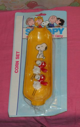 Vintage Snoopy And The Peanuts Gang Corn Holders & Plate Set New/sealed