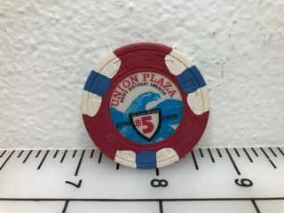 Rare Union Plaza $5 Red,  White & Blue,  1776 - 1976 H&c Las Vegas Casino Chip