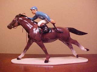Hagen - Renaker Specialty 3297 Race Horse With Jockey - Version With Blue Silks