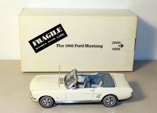 Dte 1:24 Danbury White 1966 Ford Mustang Convertible Niob