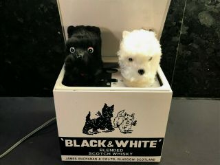 FLEISHMANN BLACK & WHITE SCOTCH WHISKEY MOTION BAR DISPLAY DOGS POP UP 4