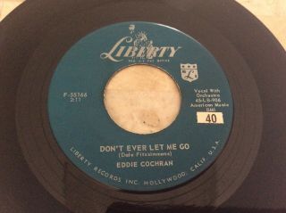 EDDIE COCHRAN - Liberty 55166 - C’mon Everybody/Don’t Ever Let Me Go ROCK & ROLL 45 2
