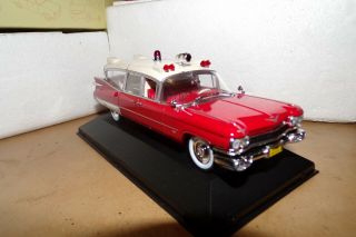 1959 CADILLAC MILLER METEOR AMBULANCE 1:43 SCALE O SCALE ATLAS 4
