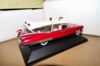 1959 CADILLAC MILLER METEOR AMBULANCE 1:43 SCALE O SCALE ATLAS 7