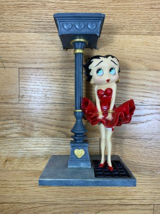 2005 Betty Boop What A Breeze Lighted Figurine Danbury 8” Candle Holder