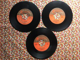 3 Of THE KINKS 45 ' s “Tired Of Waiting”,  “You Really Got Me”,  Well Respected Man 2