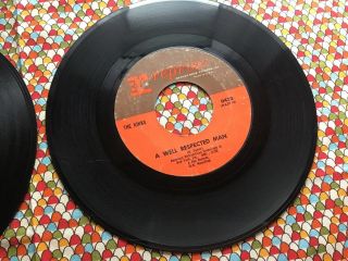 3 Of THE KINKS 45 ' s “Tired Of Waiting”,  “You Really Got Me”,  Well Respected Man 5