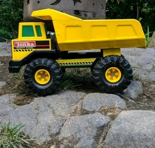 Vintage Yellow Mighty Tonka Metal Dump Truck XMB - 975 2