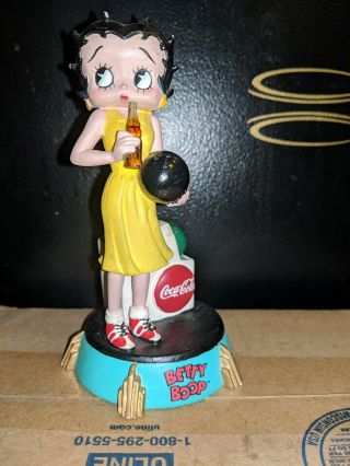 Coca Ca Betty Boop Bowling Figurine 2530 Of 4800