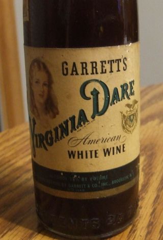 1946 VIRGINIA DARE WHITE WINE BOTTLE GARRETT ' S EMBOSSED,  ALL LABELS & CAP FULL? 2