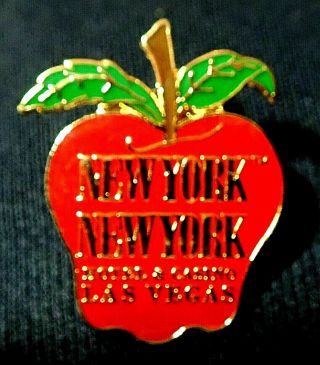 Rare Vintage Lapel Pin York York Hotel & Casino Las Vegas Big Apple Red