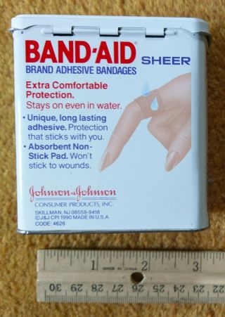 Vintage Johnson & Johnson metal Band - Aid container 2