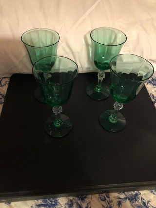 A Set Of 4 Vintage Green Glass Cordial/cocktail Glasses