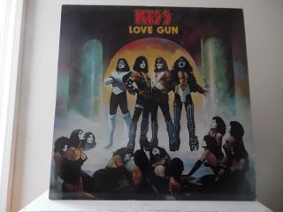 Kiss - Love Gun - Casablanca - Nolp - 7057 - 7.  98 - - & Promo Sheet & Stickers & Gun