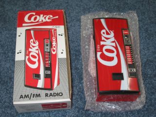 Coke Coca - Cola Vendo Machine Model 1989 Transistor Radio Am/fm