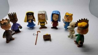 Peanuts Nativity Set Figures Charlie Brown Snoopy