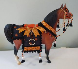 Breyer Proud Arabian Stallion,  Peter Stone Arabian Costume Halloween 3 2
