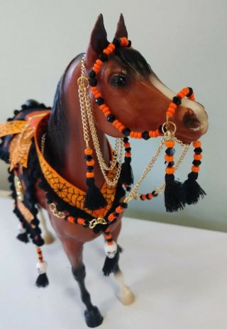 Breyer Proud Arabian Stallion,  Peter Stone Arabian Costume Halloween 3 4