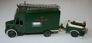 Dinky Toys Based Bedford Afs / Fire Truck With Trailer Pump - Green