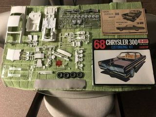 Johan 1968 Chrysler Three Hundred Hardtop Builder