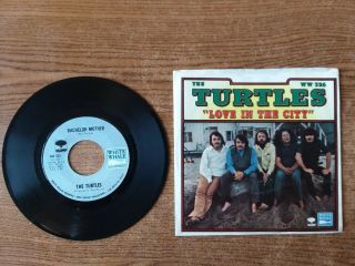 1969 Very Good,  Turtles ‎– Love In The City / Bachelor Mother Ww 326 45
