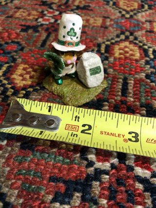 Wee Forest Folk 2005 Mouse Wearing St.  Patrick’s Day Top Hat W/ Blarney Stone