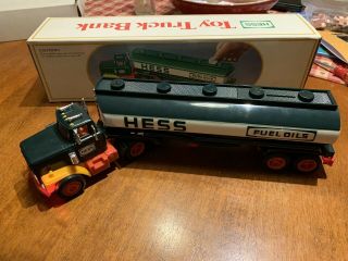 1984 Hess Toy Truck Bank & Lights