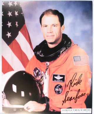 Autographed 8x10 Photo - Richard Searfoss - Space Shuttle Astronaut Sts - 58,  76,  90