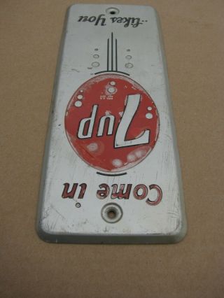 VINTAGE 7UP 7 UP SODA TIN DOOR PUSH ADVERTISING SIGN COLLECTIBLE OLD VINTAGE 8