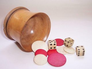 Vintage Treen Wooden Dice Shaker & Antique Bovine Bone Dice & Counters Chips