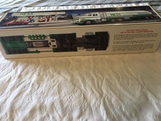 1990 HESS TOY TANKER TRUCK WITH LIGHTS AND SOUND TOY 3