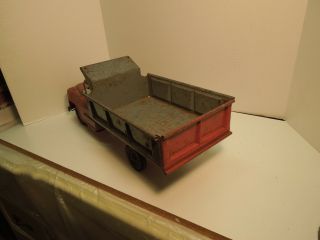 Wyandotte toy dump truck 18 