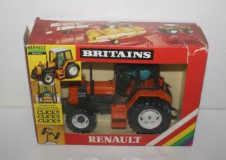 Britains No.  9518 Renault Tractor - 1:32 Scale - Nib