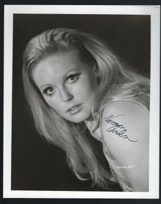 Veronica Carlson Signed 8 " X 10 " Photograph Hammer Horror Film Actress Pose 6