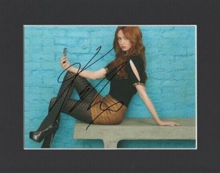Karen Gillan Doctor Who Amy Pond Orig Hand Signed 10x8 Mounted Autograph Photo