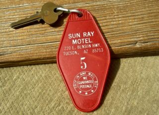 Old Tucson Arizona Az (pima Co) " Sun Ray Motel " Red Motel Tag & Key